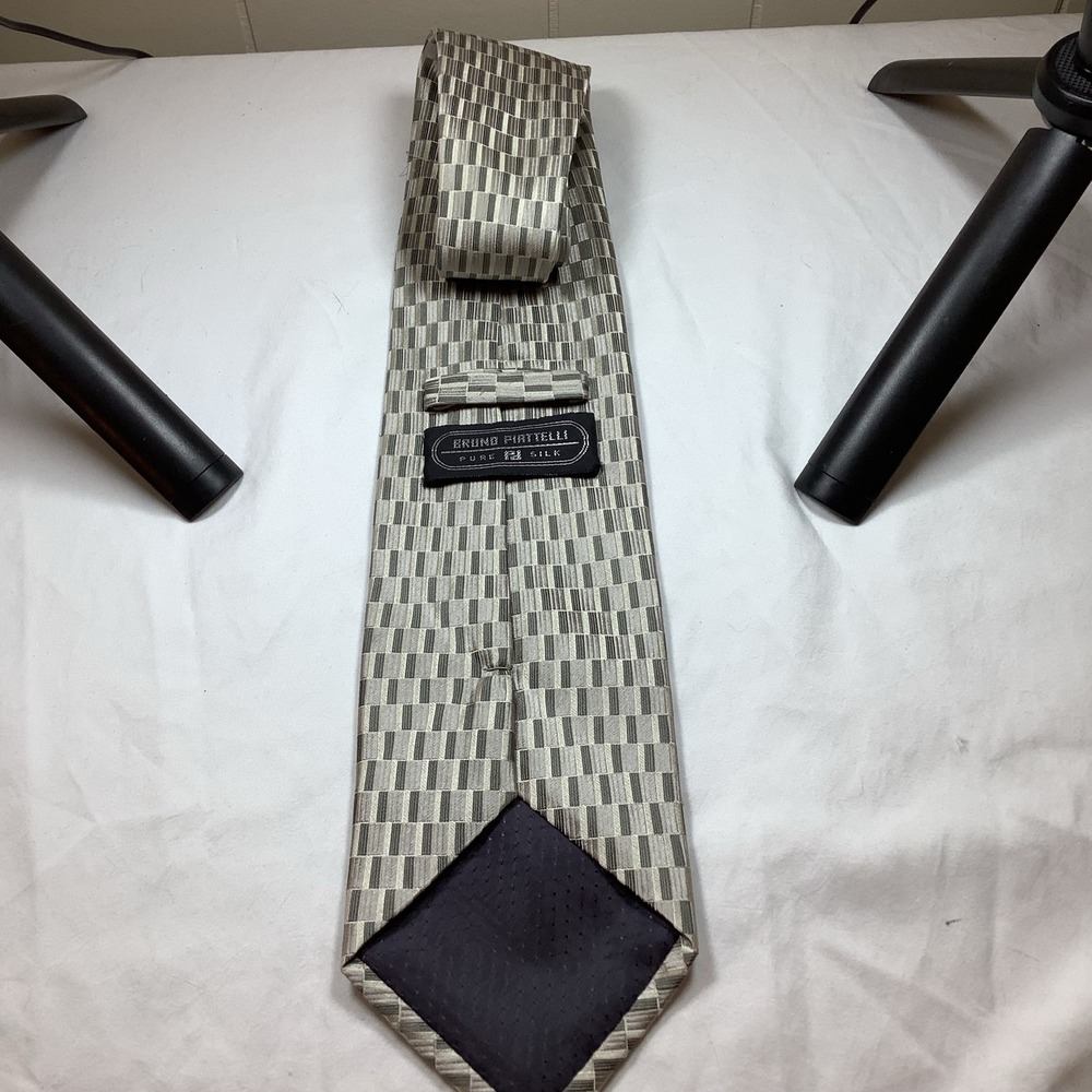 Bruno Piattelli Pure Silk Tie Silver Gray Geometric Pattern Necktie